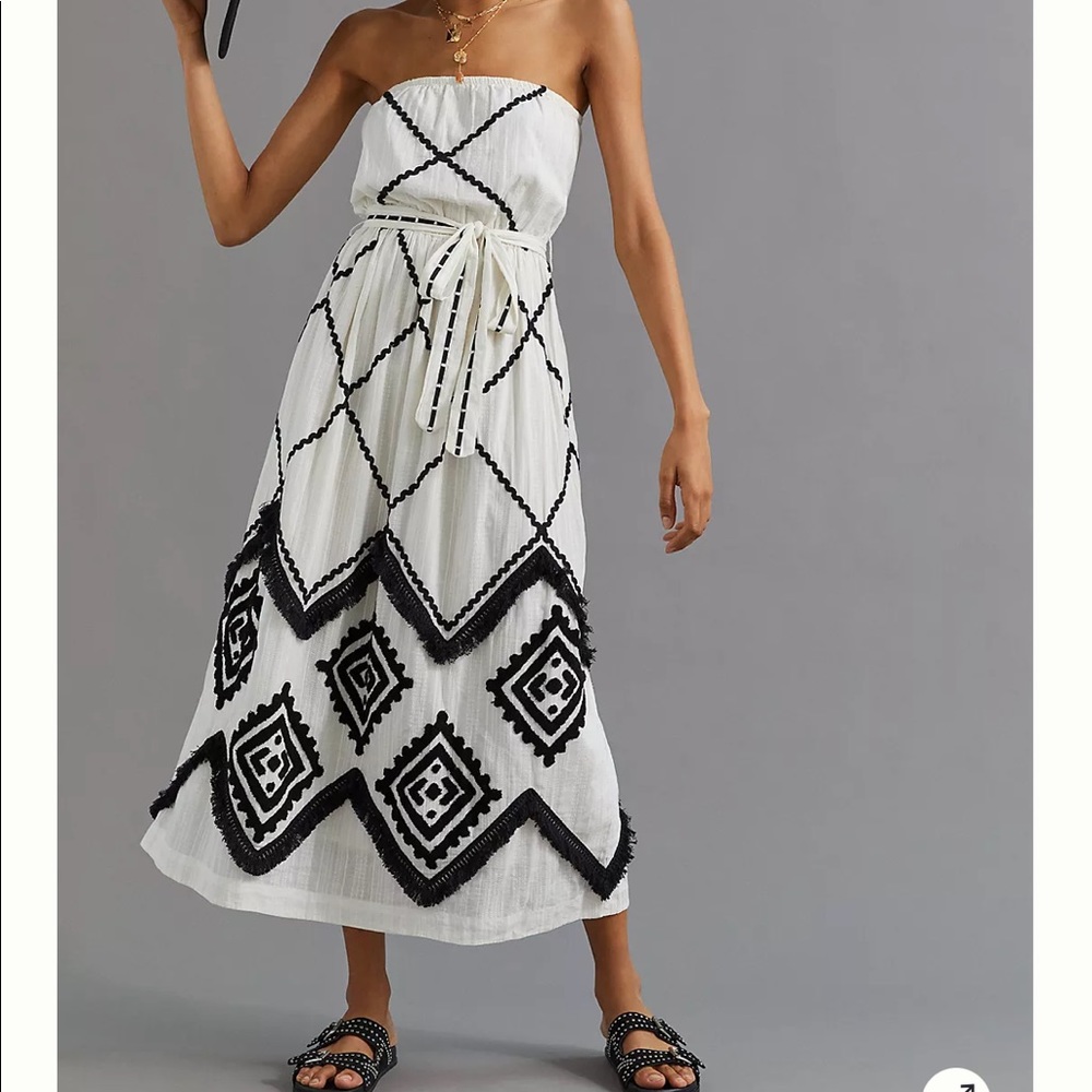 Anthropologie white maxi dress Appliqued Size 2